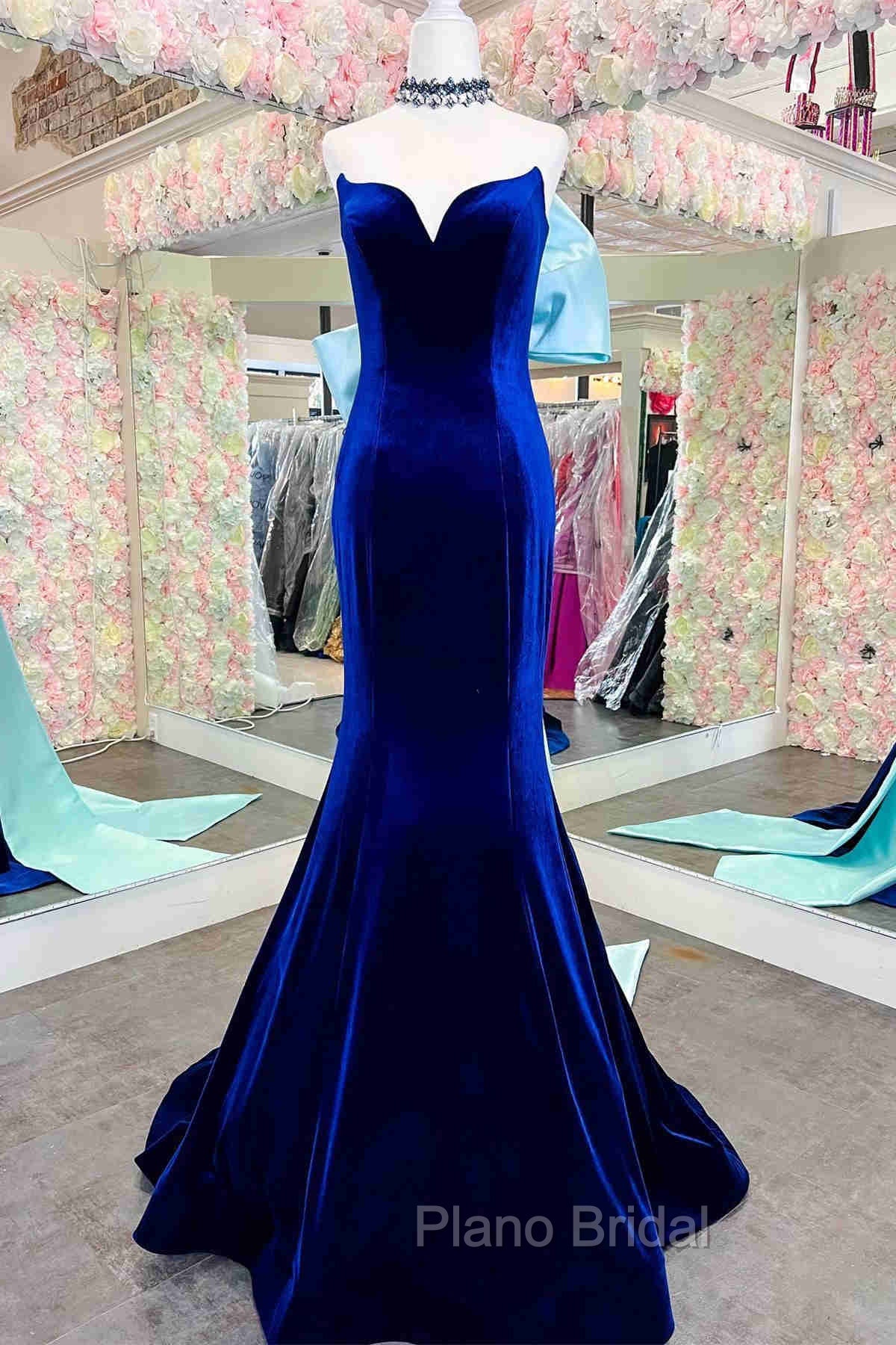 Fitted Mermaid Royal Blue Velvet Formal Prom Dresses With Bow