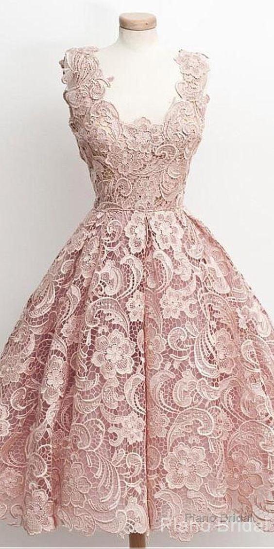 Lovely Lace Scoop Neckline A Line Homecoming Dresses Secondary image