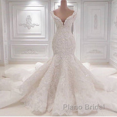 Gorgeous Long Mermaid V-neck Appliques Lace Ruffles Wedding Dress