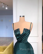Gorgeous Spaghetti-Straps Crystal Mermaid Evening Dresses With Detachable Train