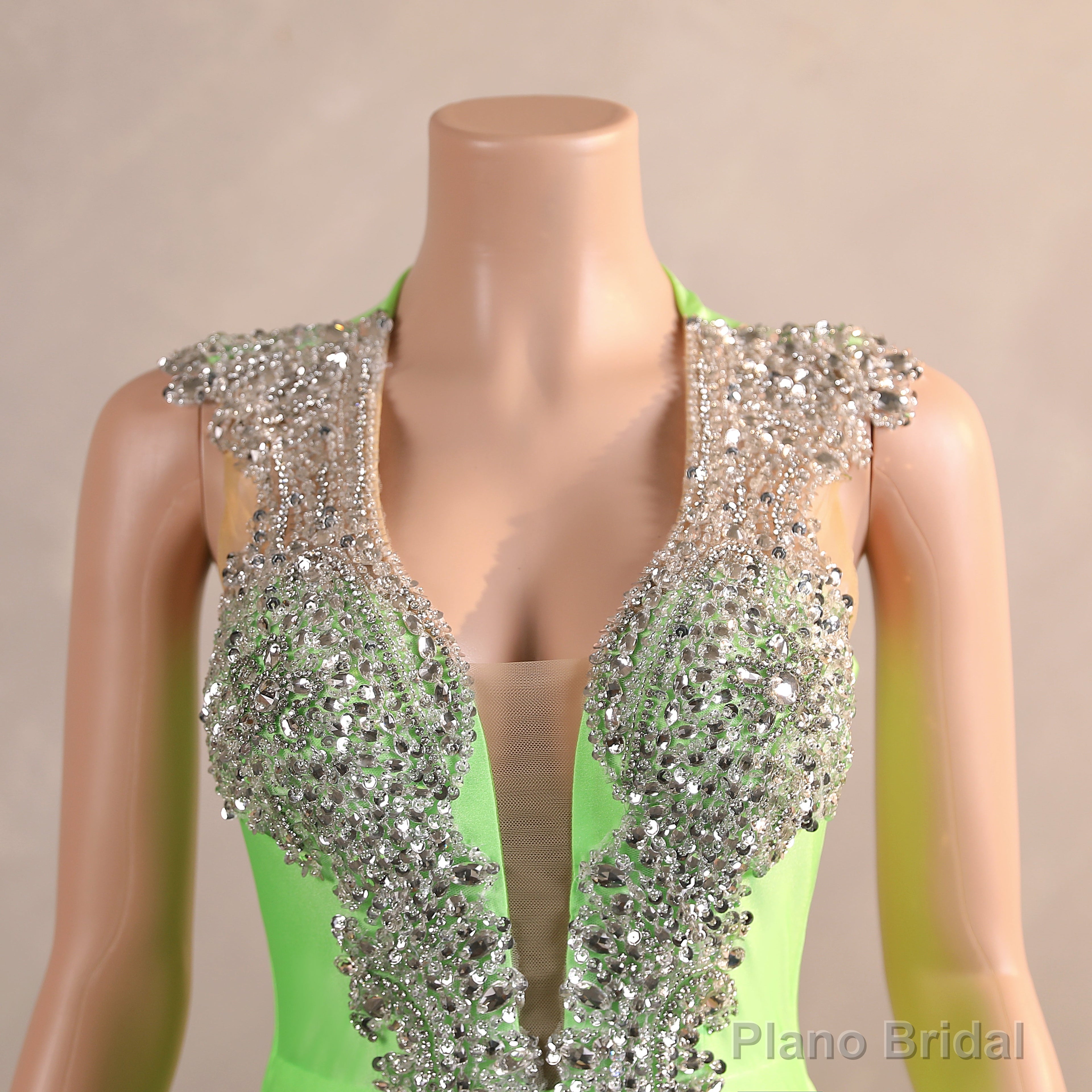 Green Mermaid V-NECK Prom Dresses Sequined Open Back Sleeveless Lace Crystal Formal Evening Party Gowns