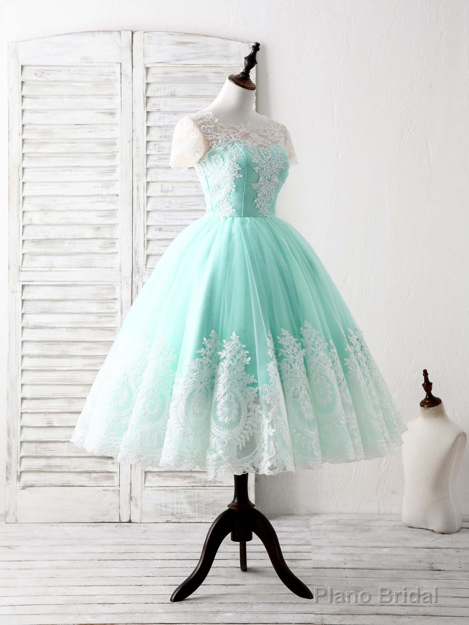 Green Round Neck Lace Applique Tulle Short Prom Dresses Main image