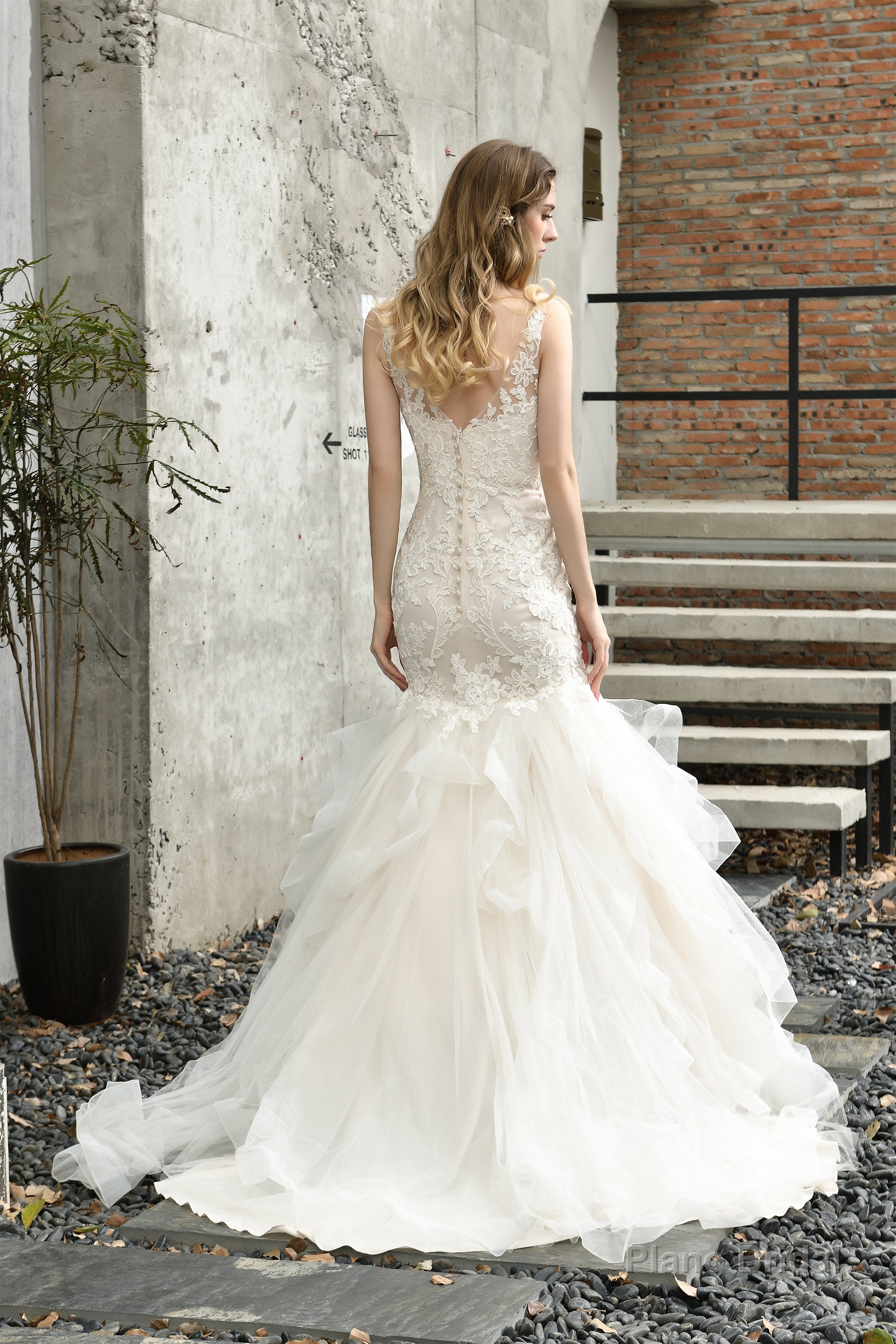 Ivory Mermaid Tulle Lace Appliques V-neck Wedding Dresses with Cascading Ruffles