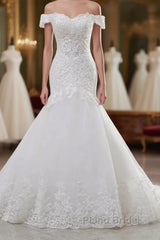 Lace Off-The-Shoulder Trumpet Long Wedding Dresses