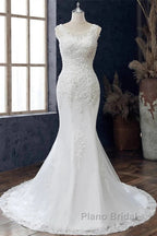 Lace Round Neck Sleeveless Trumpet Wedding Dresses