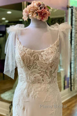 Lace Scoop Neck Backless Mermaid Long Wedding Gown