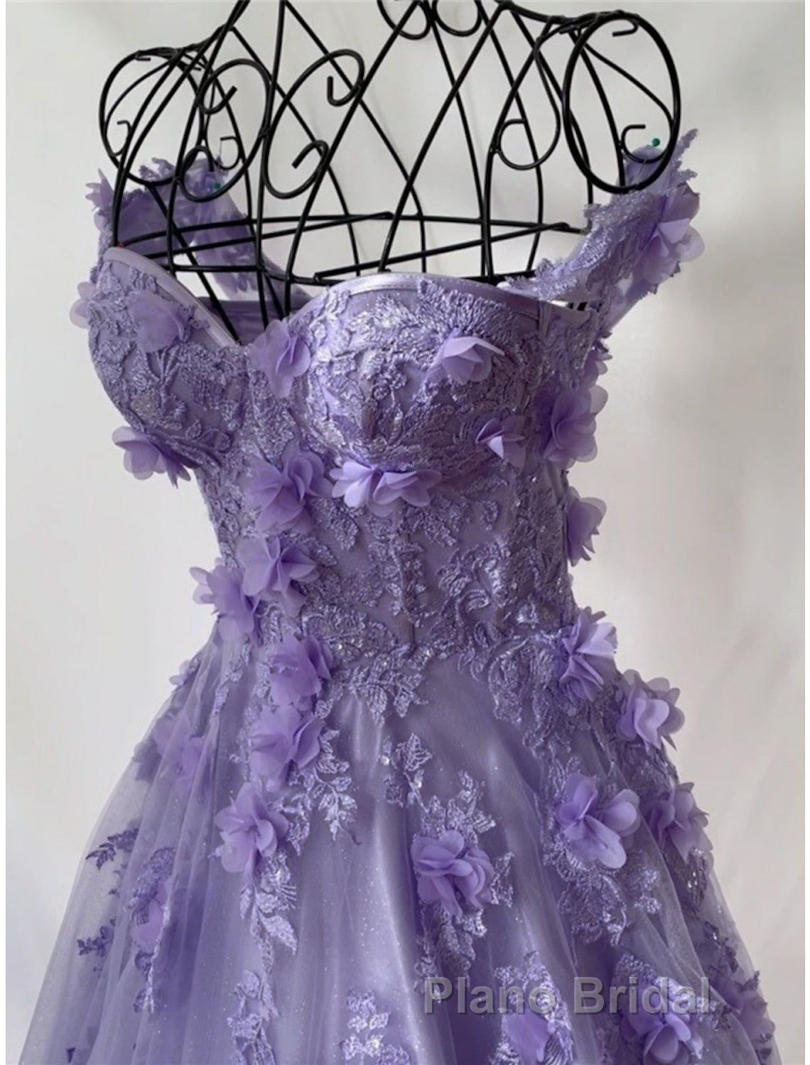 A-Line Formal Prom Dresses Elegant Dresses Formal Sweep / Brush Train Sleeveless Sweetheart Tulle with Pleats Sequin Appliques