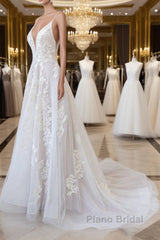 Long A-line Spaghetti Strap Lace Appliques Tulle Backless Wedding Dress