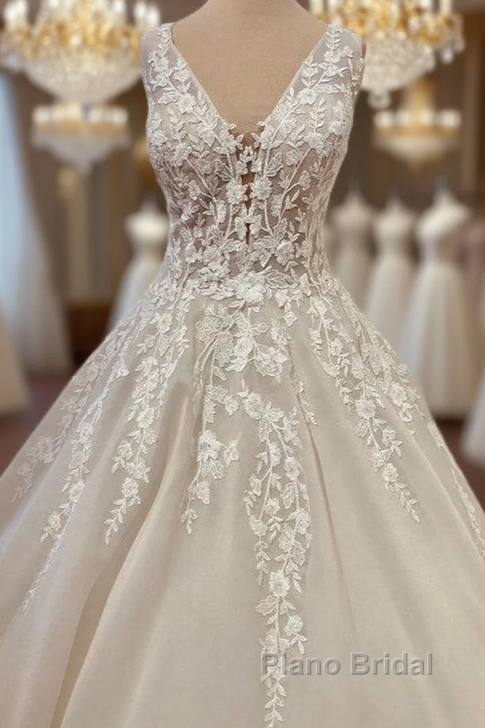 Long A-Line Sweetheart Appliques Lace Backless Wedding Dress Main image