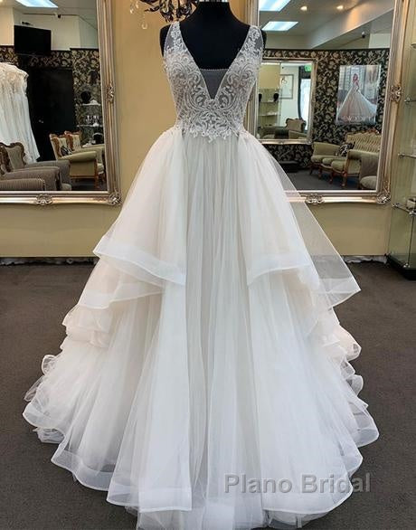 Long A-line V-neck Tulle Lace Wedding Dress Secondary image