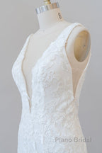 Long Mermaid V-neck Appliques Tulle Lace Wedding Dress