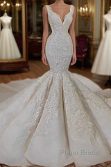 Long Mermaid V-neck Lace Wedding Dress