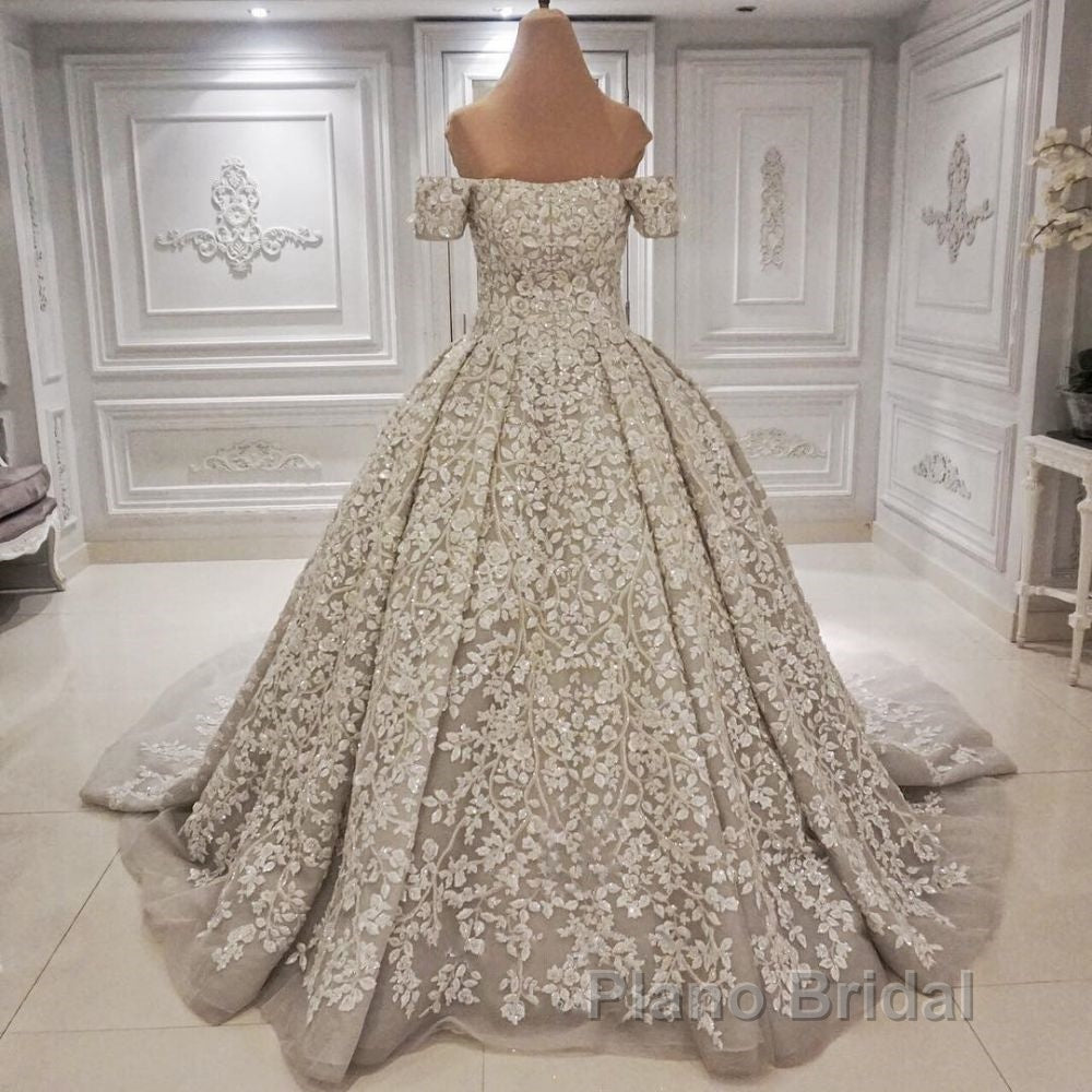 Luxurious Off the shoulder Lace appliques Appliques Wedding Dress Secondary image
