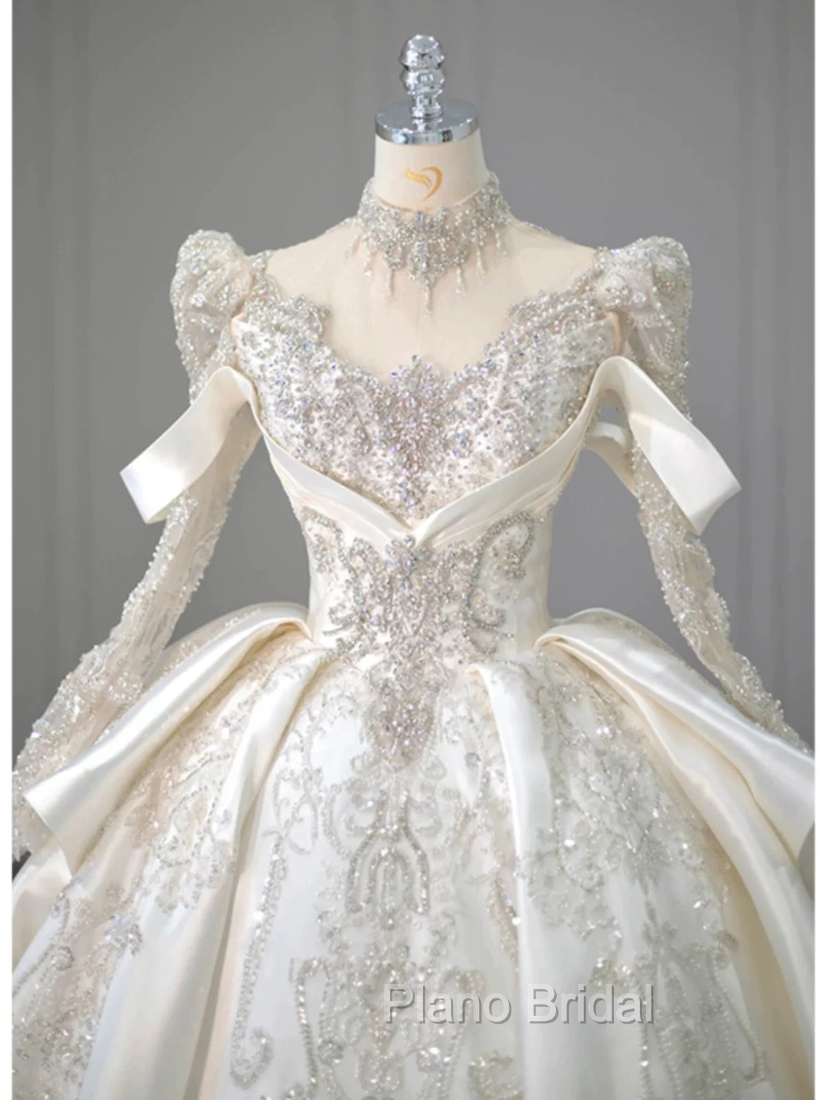 Luxury Ball Gown High Neckline Long Sleeves Sequin White Wedding Dresses Brides Dresses