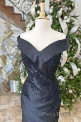 Black Floral Appliques Off-Shoulder Mermaid Long Mother of Bride Dresses with Slit