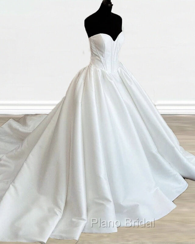 Minimalist Corset Satin Wedding Dresses Secondary image