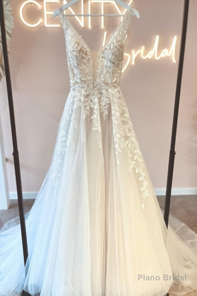 Modern Long V-Neck Sleeveless Lace Wedding Dresses Online Main image