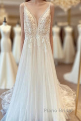 Modest Long A-line V-neck Spaghetti Straps Tulle Wedding Dress with Appliques Lace