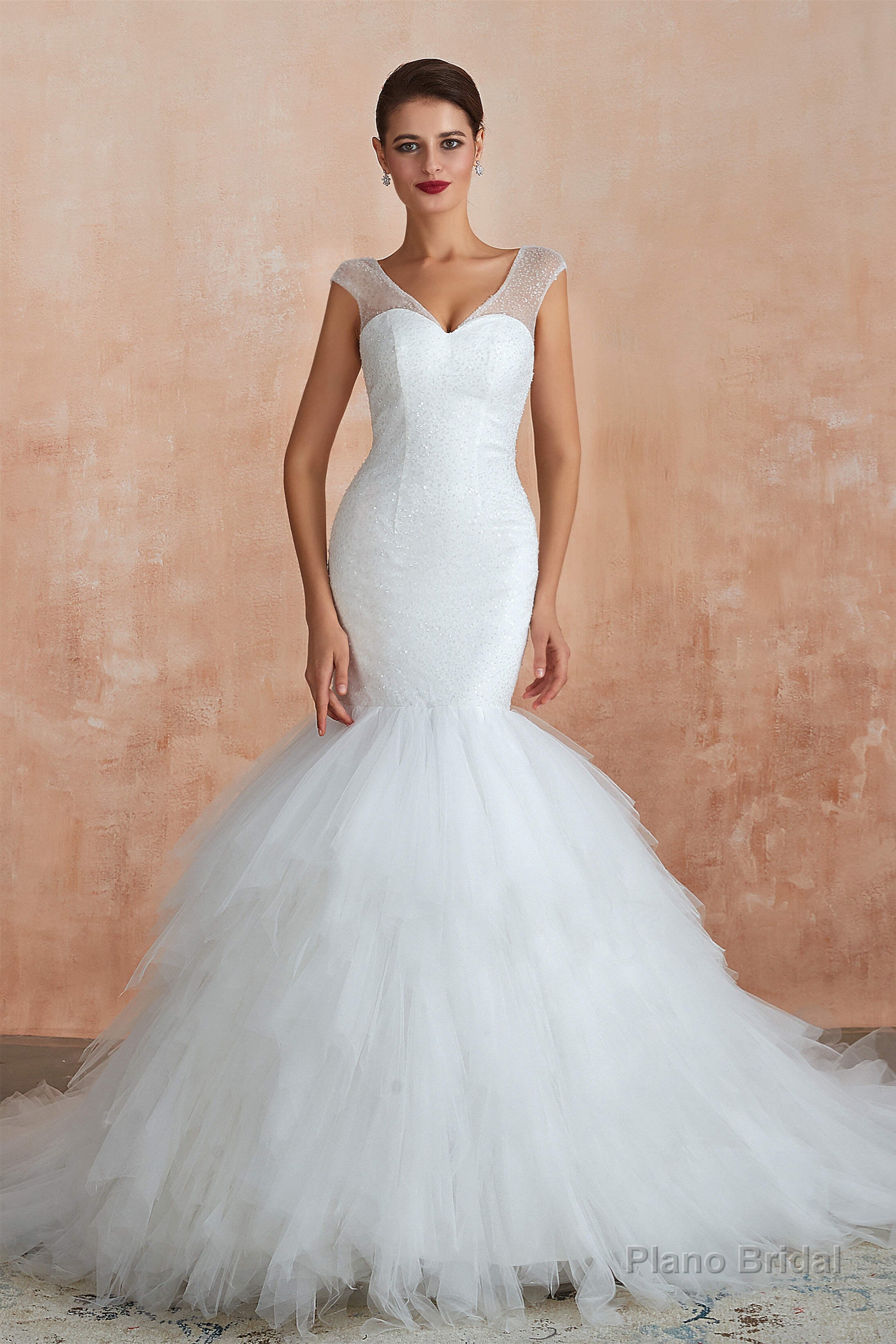 Multi-Tiered Lace-Up Mermaid Wedding Dresses with Chapel Train Secondary image