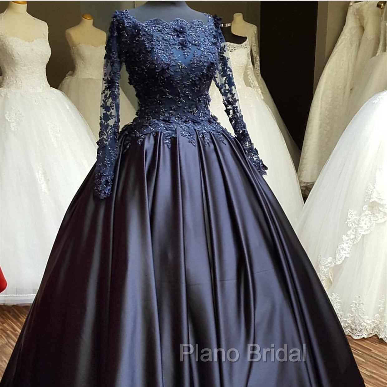 Navy Blue Long Sleeve Formal Prom Dresses Appliques Beaded Ball Gown