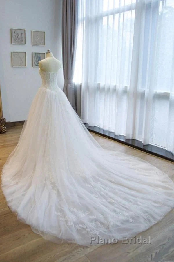 Noble Strapless Lace Decal Sheer Off Shoulder And Floor Length Floor Mopping Wedding Dresses