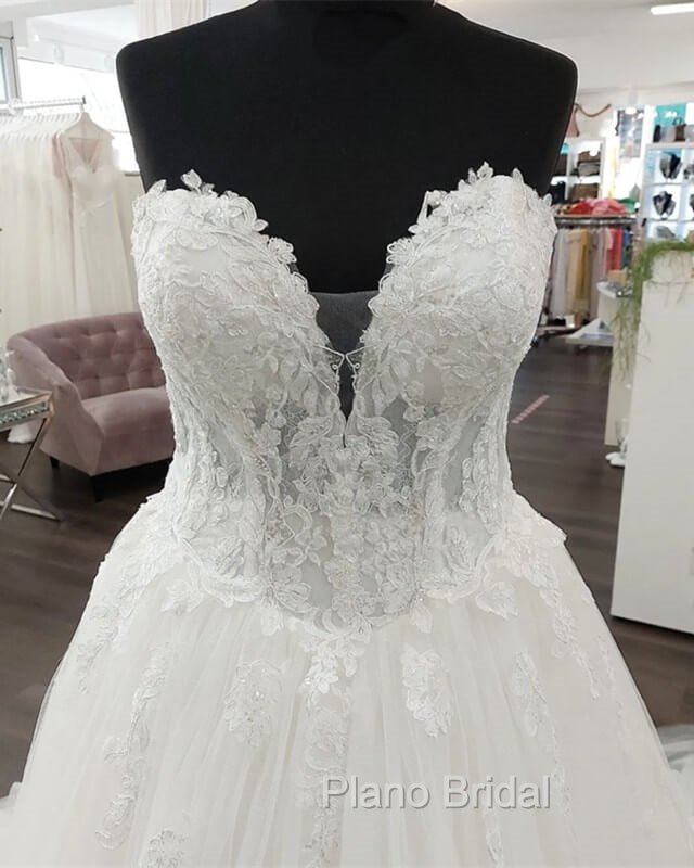 Plus Size Tulle Sweetheart Embroidery Wedding Dresses