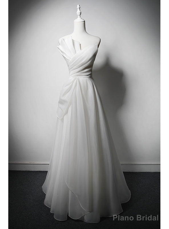 Pretty White Strapless Pleats Wedding Dress Main image