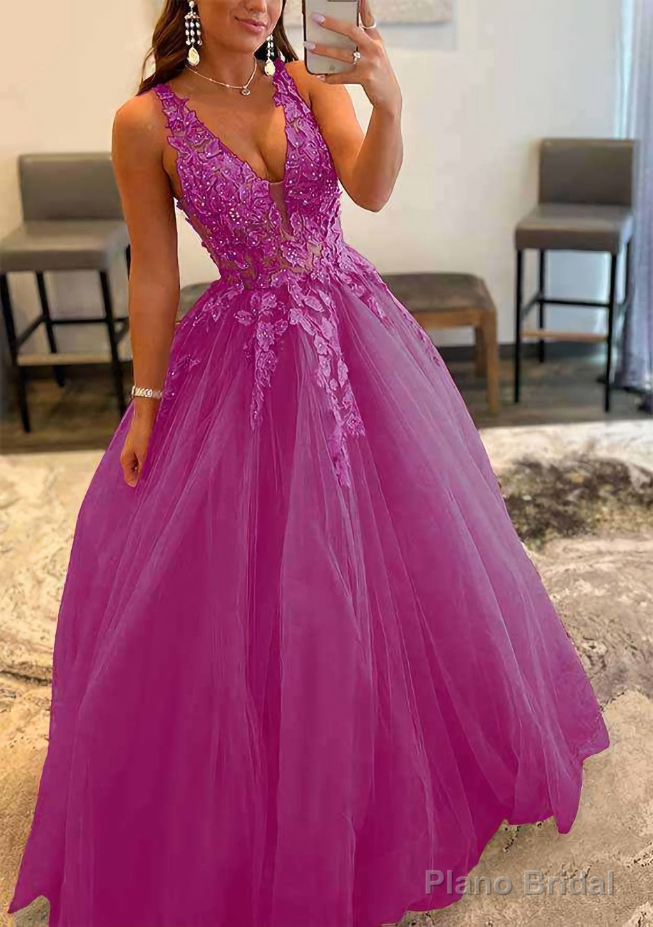 Princess A-line V Neck Sleeveless Sweep Train Tulle Prom Dresses With Appliqued Beading
