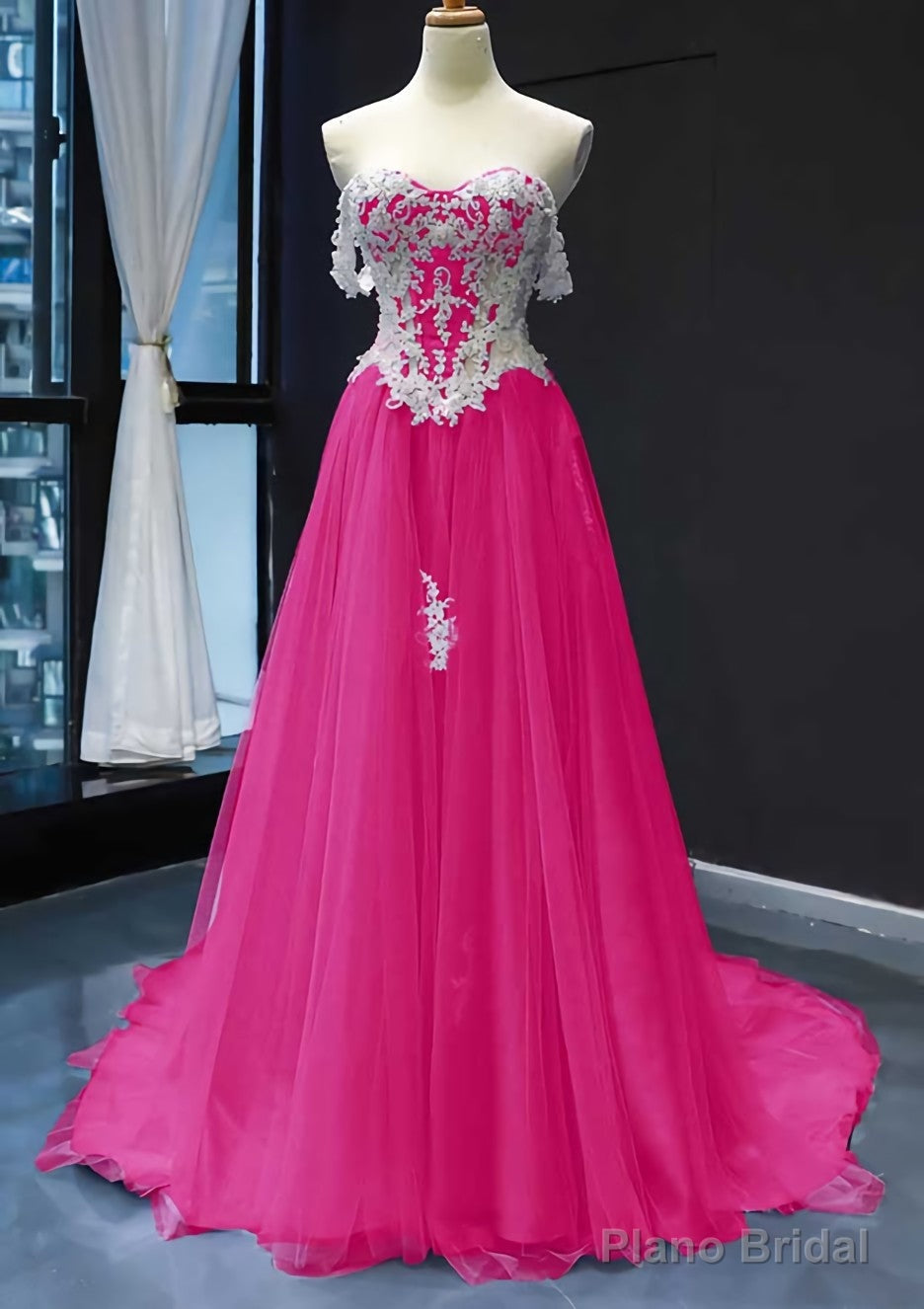 Princess Off-the-Shoulder Sweep Train Tulle Satin Prom Dresses With Appliqued