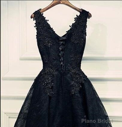black v neck beading homecoming dresses v neck  short prom dresses sleeveless short lace appliques layers cocktail dresses Secondary image