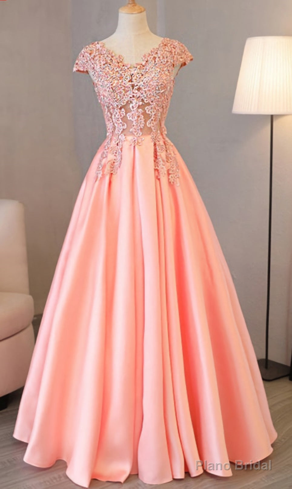 Charming Cap Sleeve Pink Appliques Long Chiffon Prom Dresses Main image