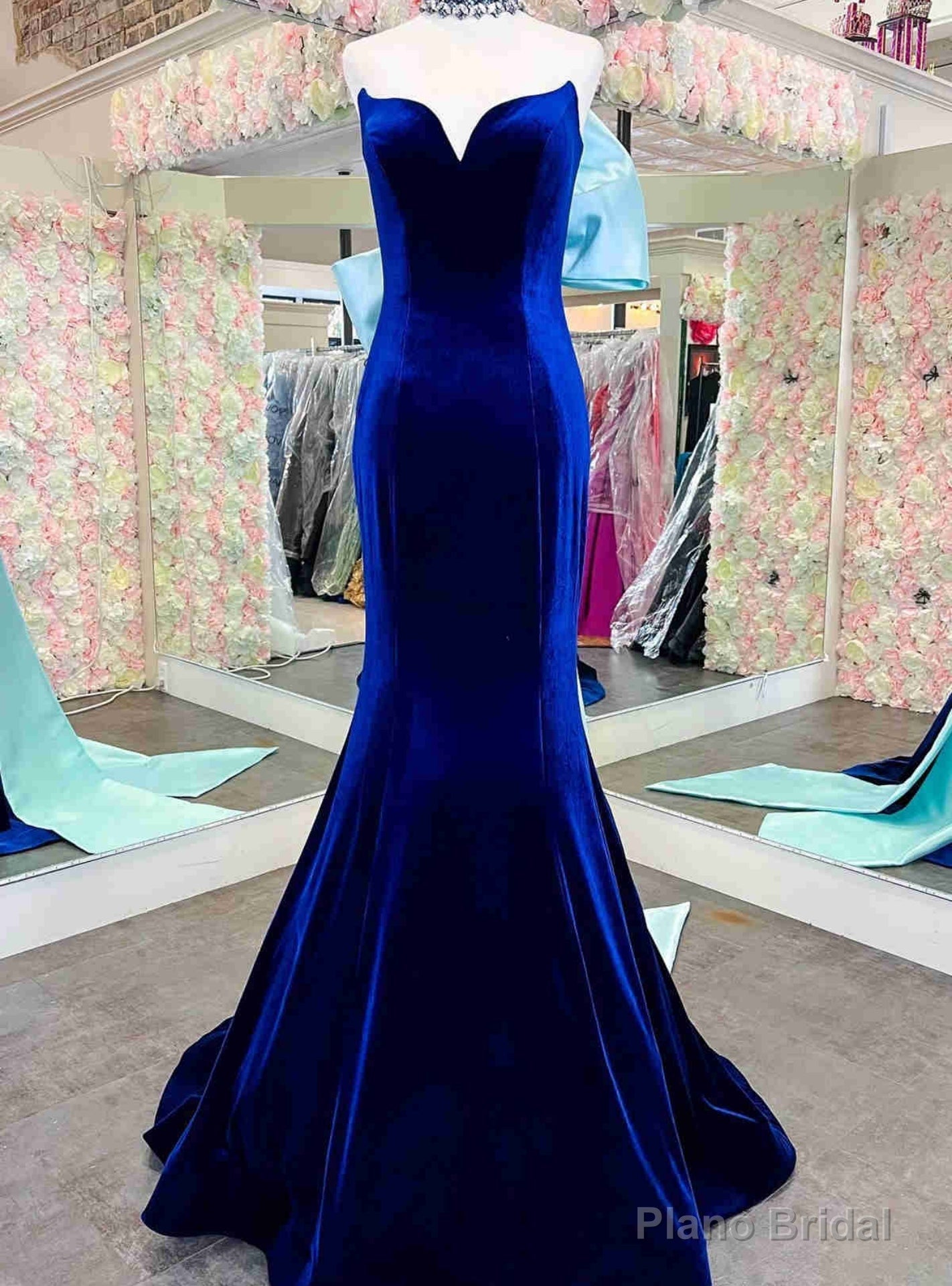 Royal Blue Velvet Strapless Prom Dress With Bow Main image