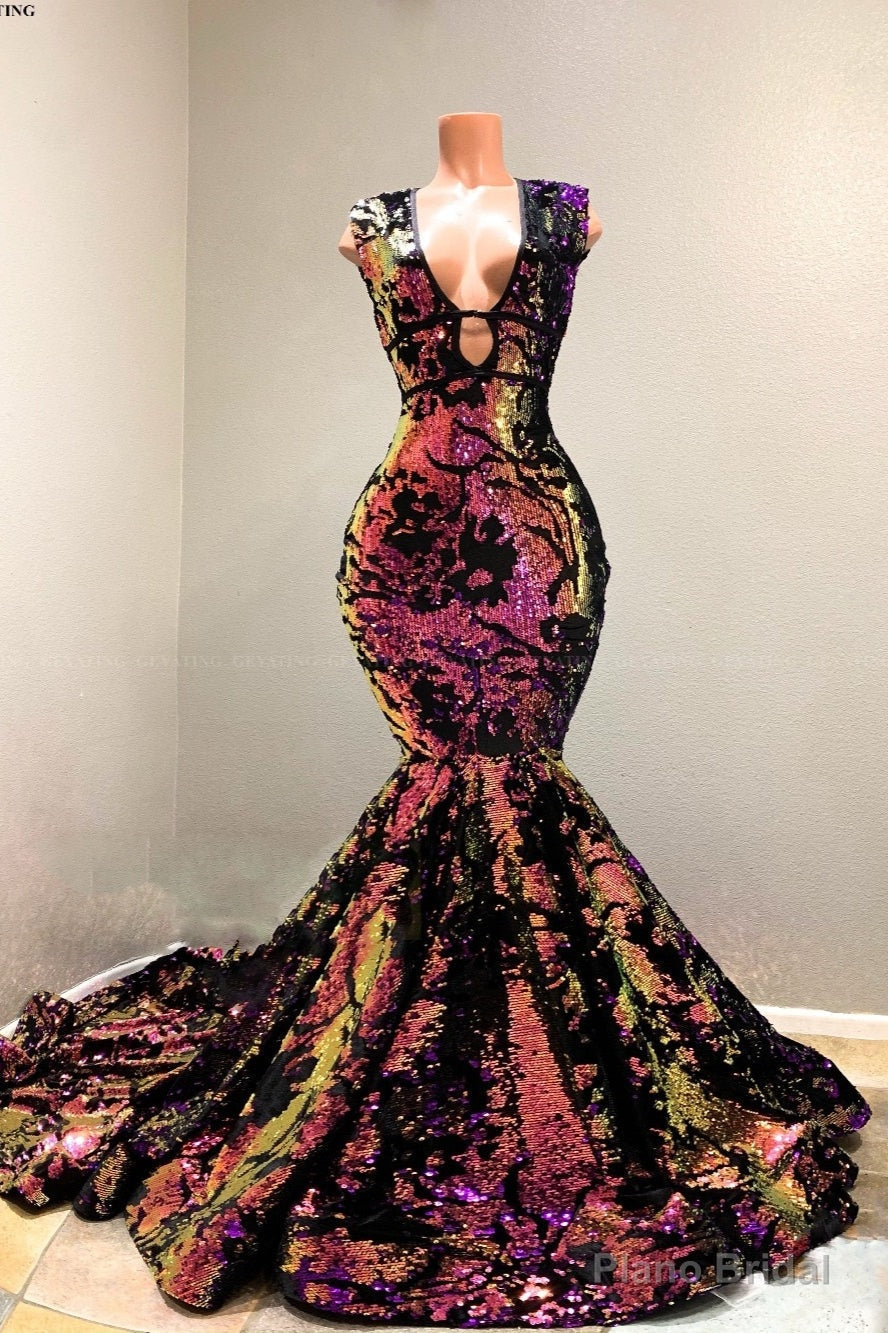 Sexy Deep V-neck Tulle Mermaid Prom Dress Sequins Long With Wide Straps Secondary image