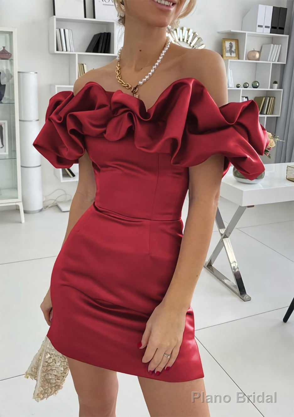 Sheath/Column Off-the-Shoulder Sleeveless Satin Short/Mini Homecoming Dresses With Ruffles