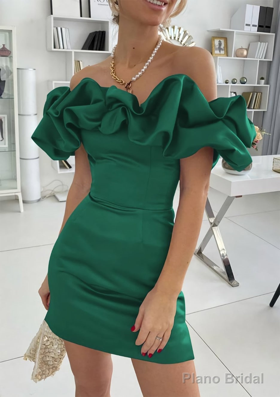 Sheath/Column Off-the-Shoulder Sleeveless Satin Short/Mini Homecoming Dresses With Ruffles