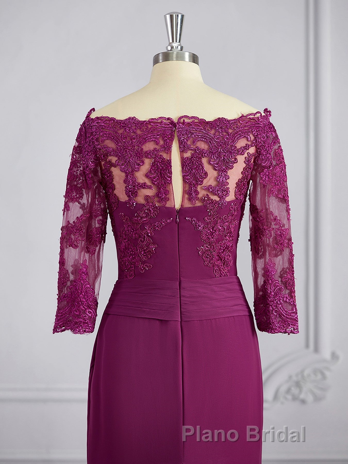 Sheath/Column Off-the-Shoulder Sweep Train Mother of the Bride Dresses With Appliques Lace