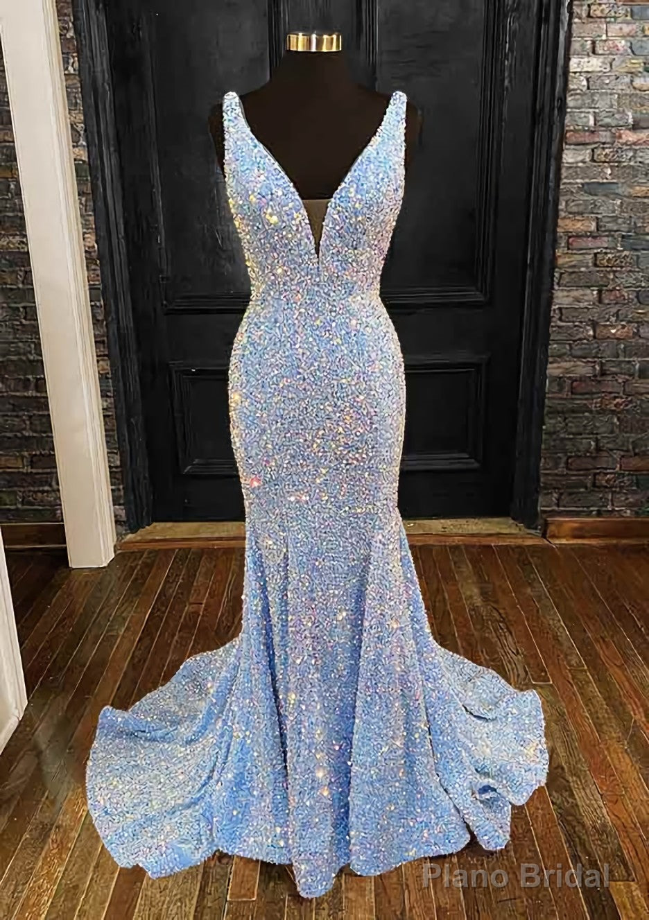 Sheath/Column Trumpet/Mermaid V Neck Sleeveless Velvet Sequins Sweep Train Prom Dresses Main image
