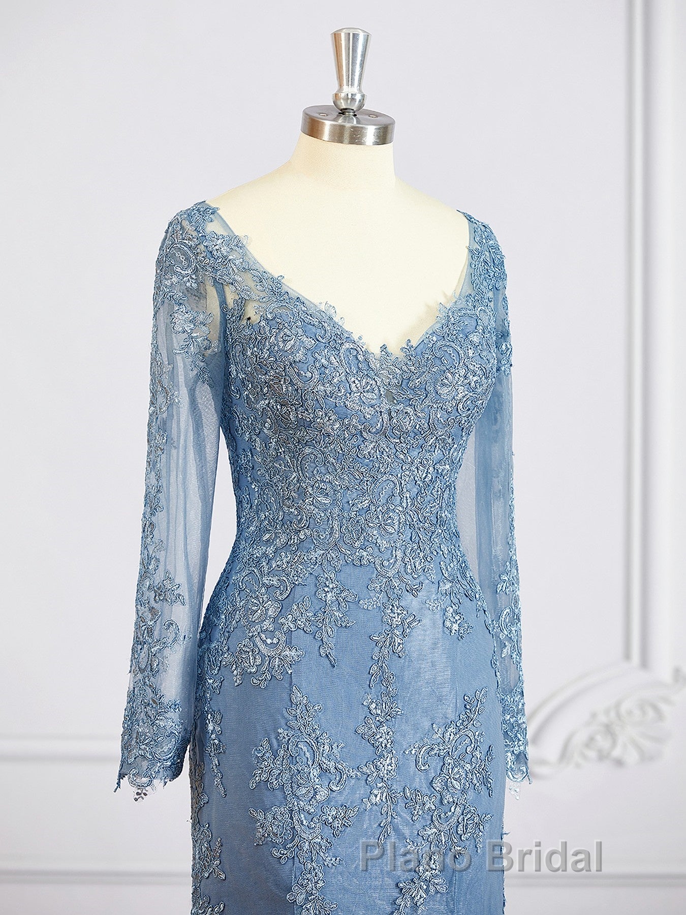 Sheath/Column V-neck Sweep Train Tulle Mother of the Bride Dresses With Appliques Lace