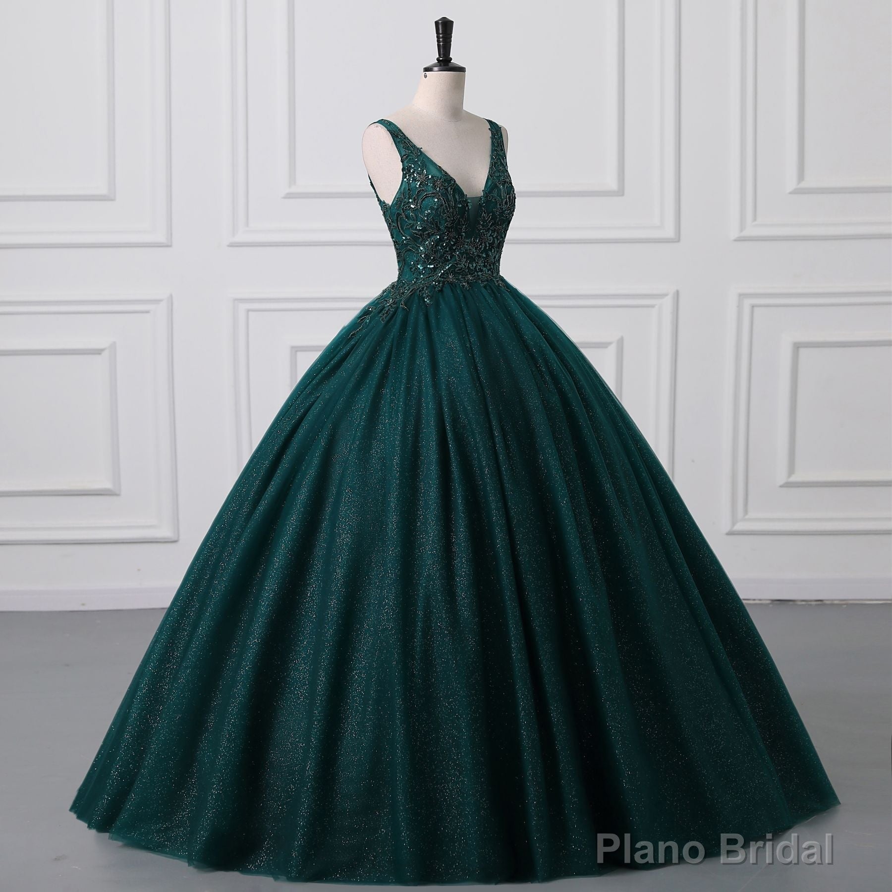 Shiny Emerald Green Sequined Tulle Quinceanera Dresses Backless V Neck Ball Gowns Evening Prom Dresses With Corset Back