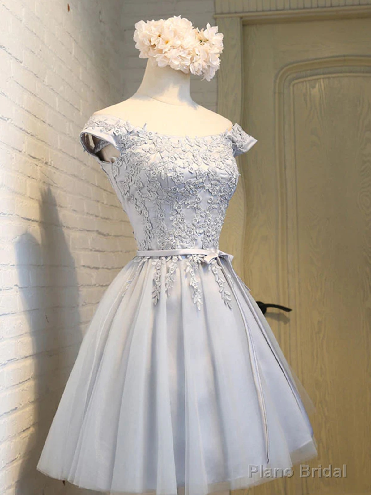 Short Sleeves Silver Gray Lace Prom Dresses, Lace Graduation Homecoming Dresses Main image