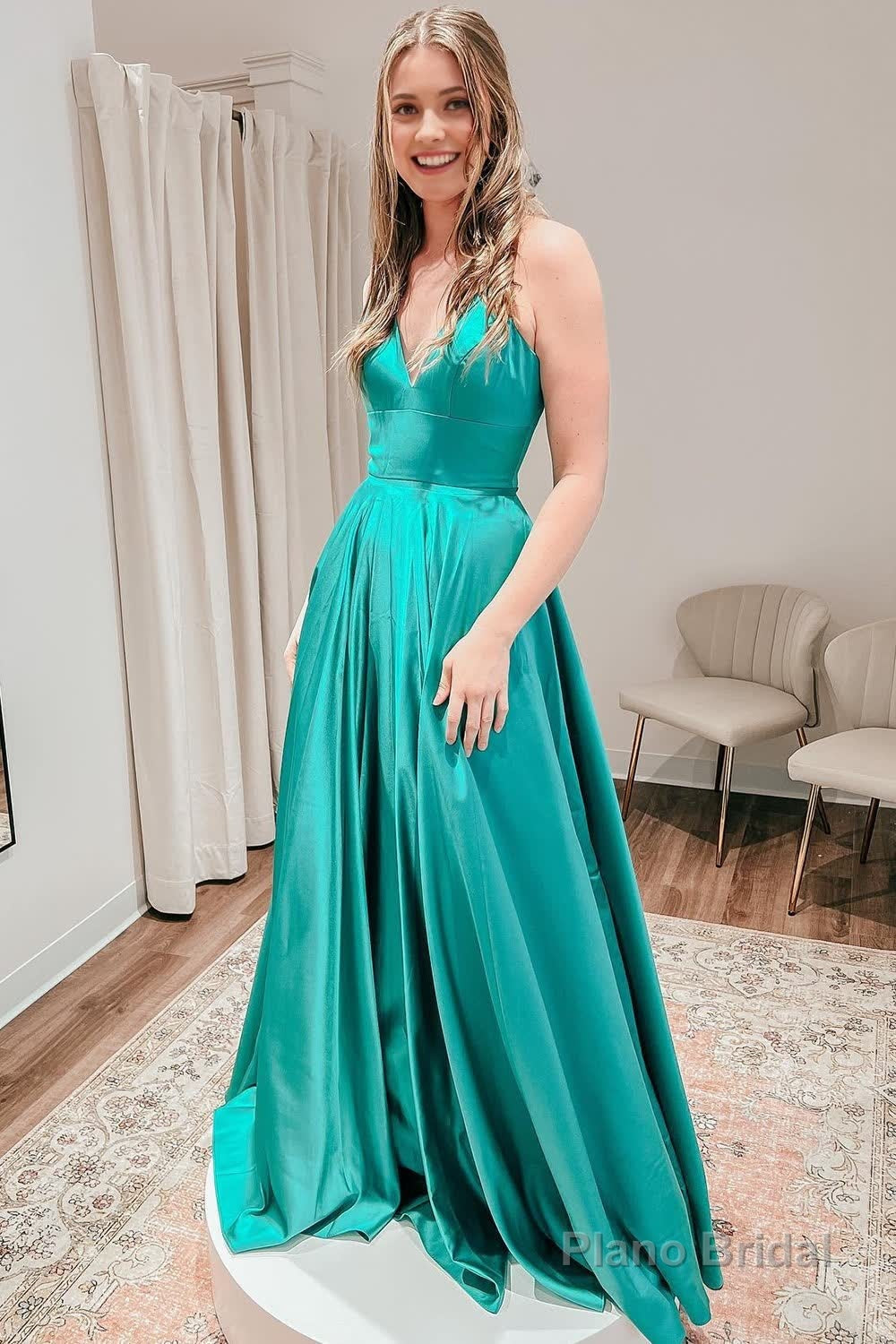 Simple A Line Spaghetti Straps Green Long Prom Dress with Slit Main image