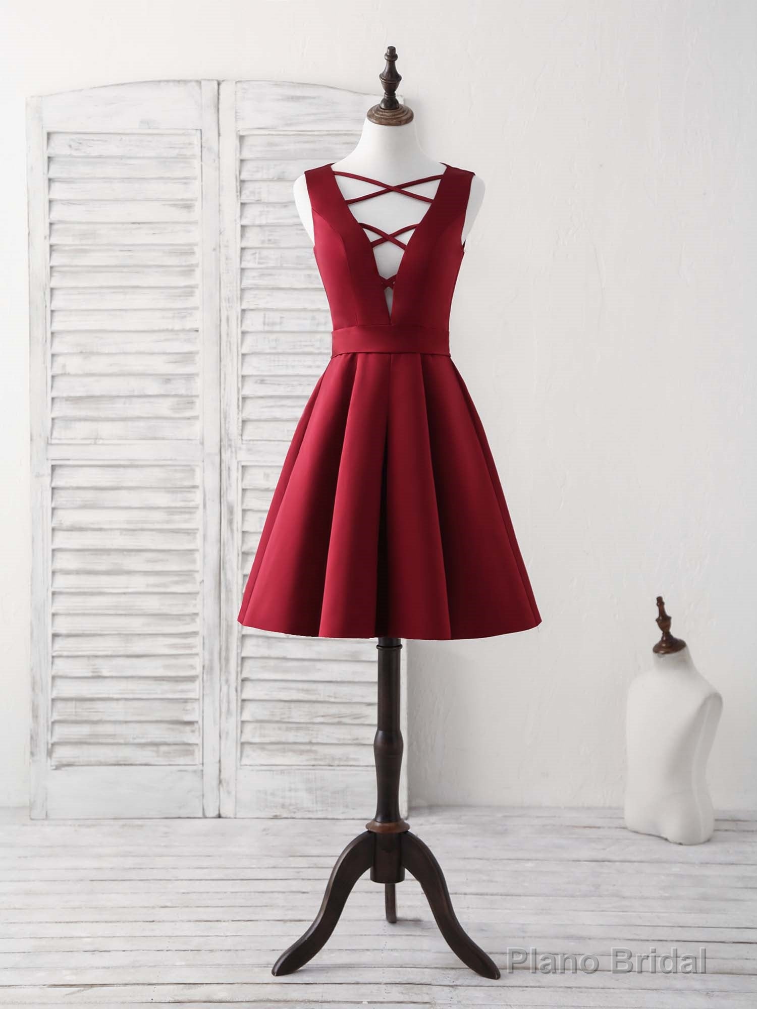 Simple V Neck Burgundy Short Prom Dress Satin Homecoming Dress Main image