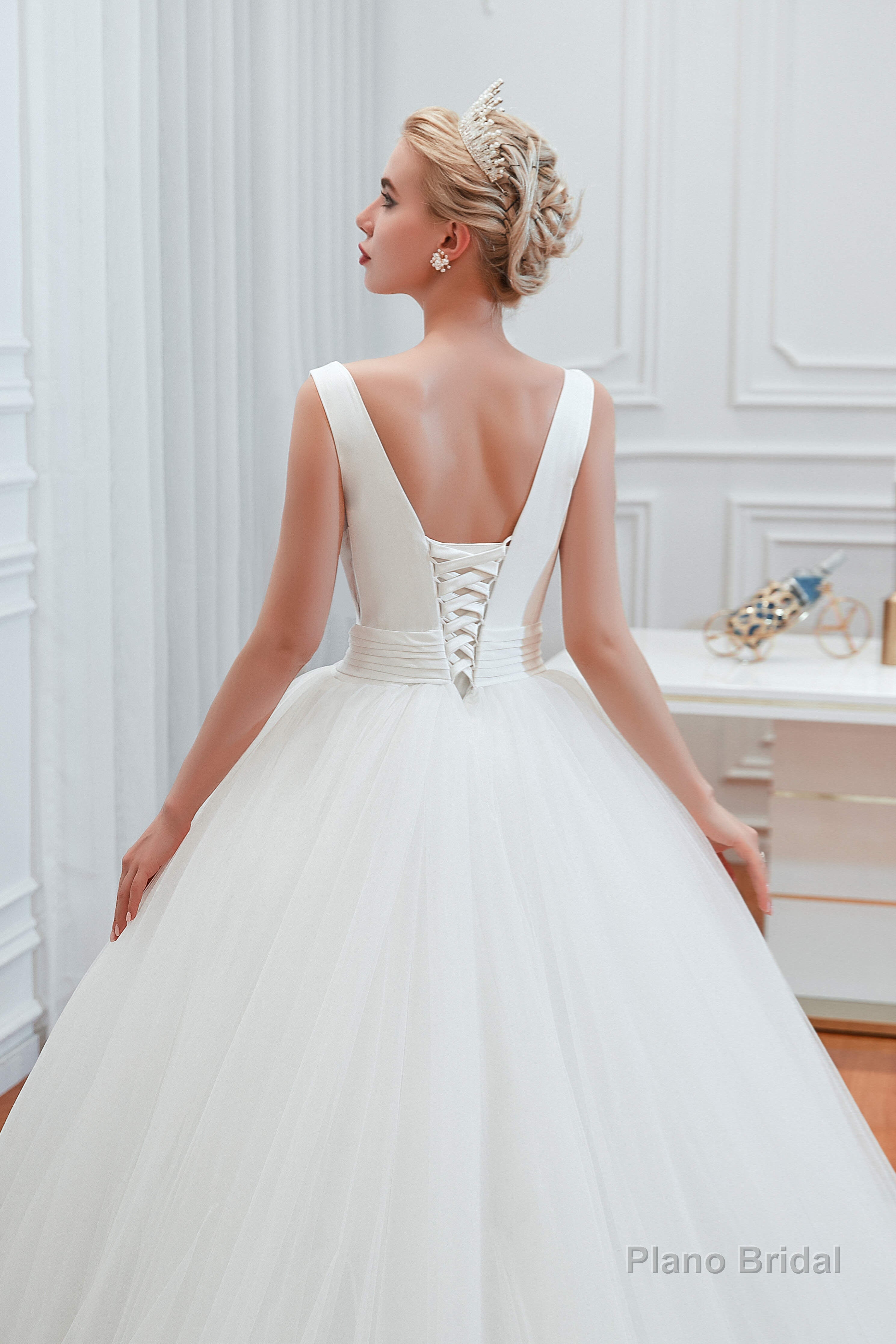 Simple White A Line V Neck Open Back Tulle Wedding Dresses
