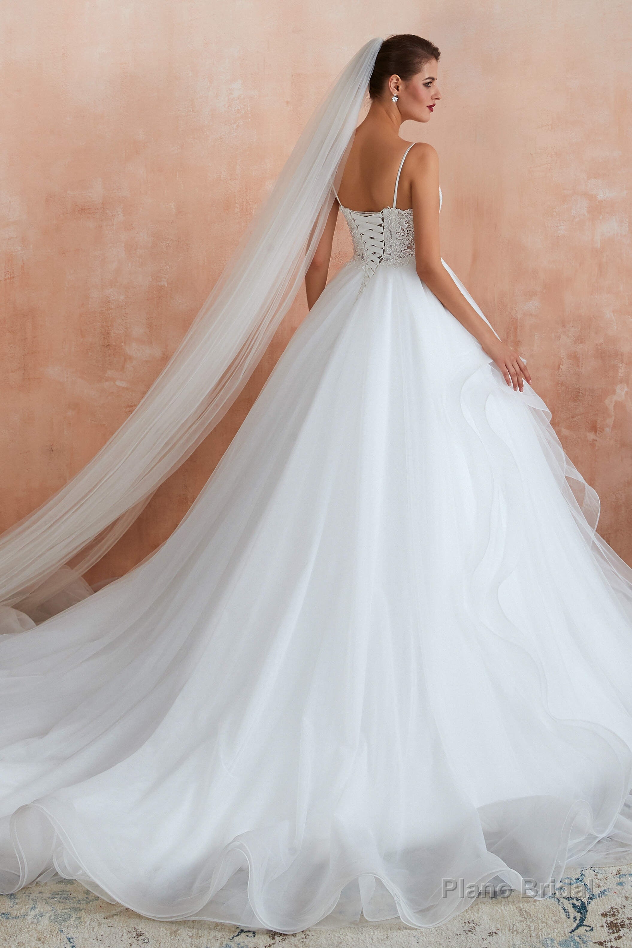 Spaghetti Straps V-neck Lace Organza Tiered A-line Wedding Dresses