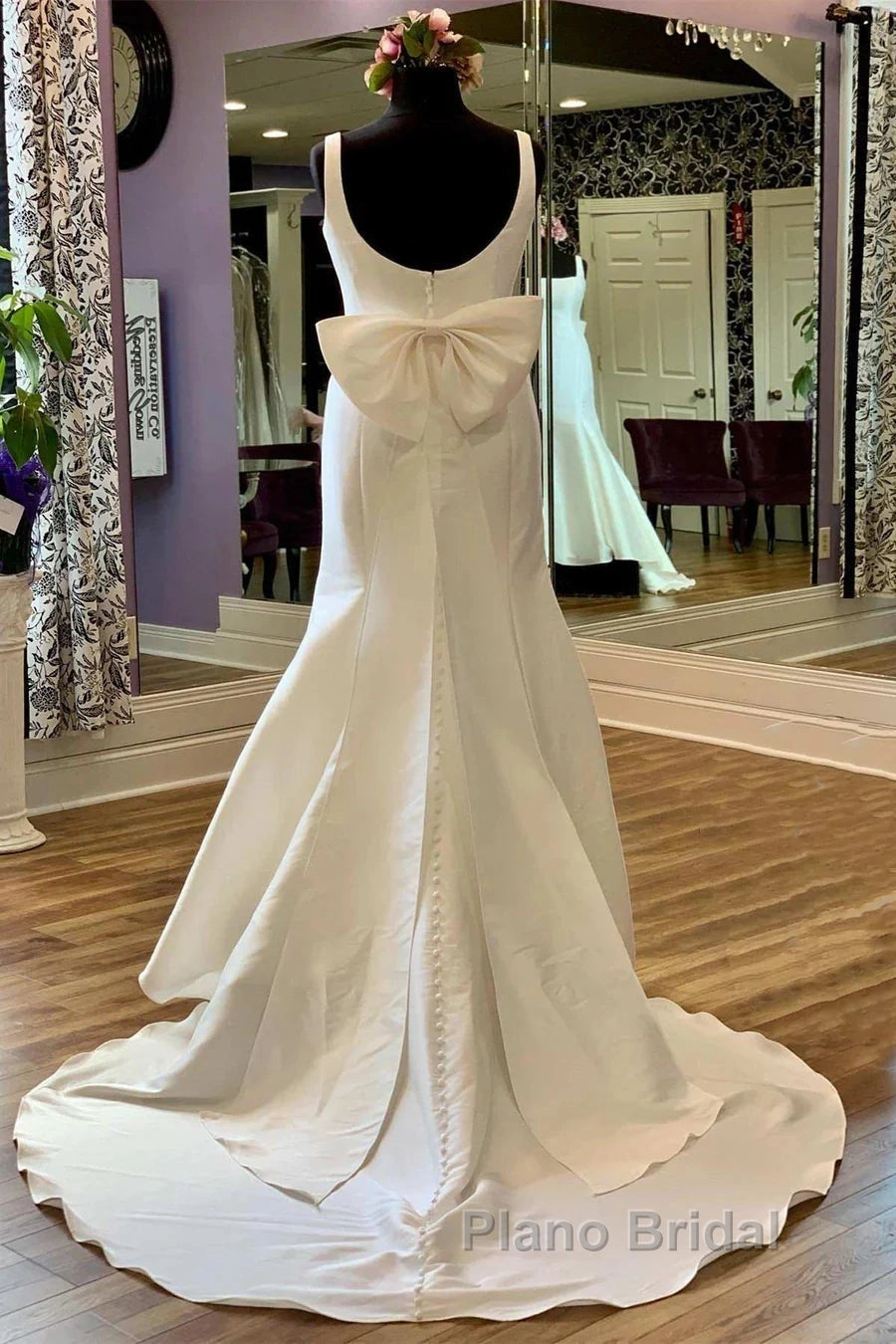 Square Neck Bow Back Trumpet Long Wedding Gown Secondary image