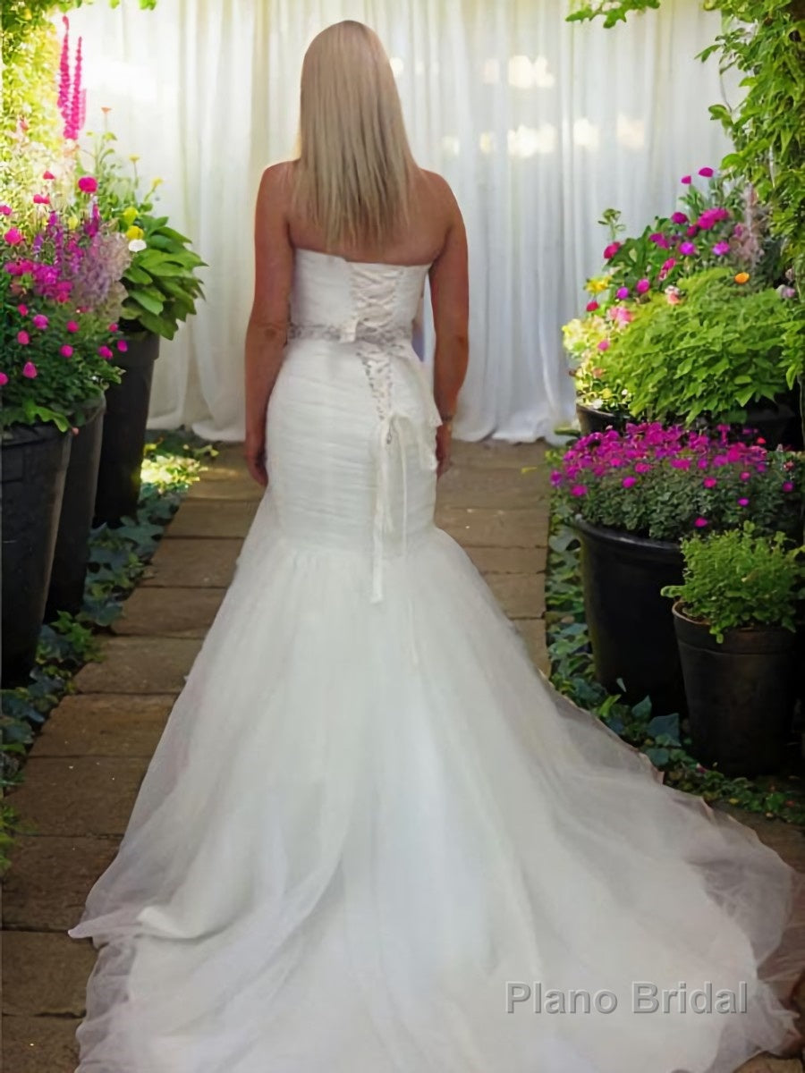 Trumpet/Mermaid Sweetheart Court Train Tulle Wedding Dresses With Beading Secondary image