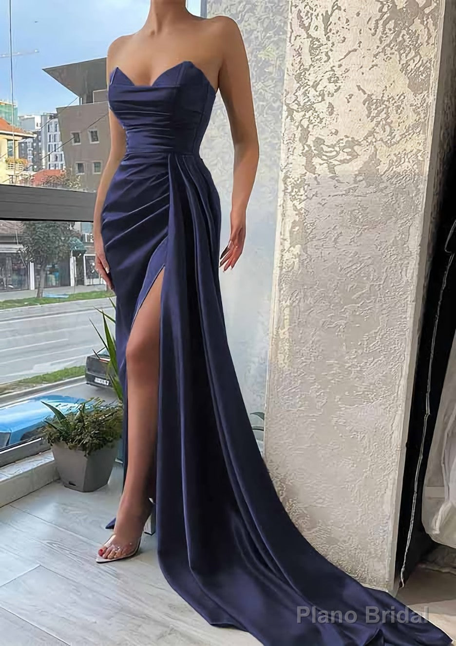 Trumpet/Mermaid Sweetheart Strapless Court Train Satin Prom Dresses With Pleated Split Secondary image