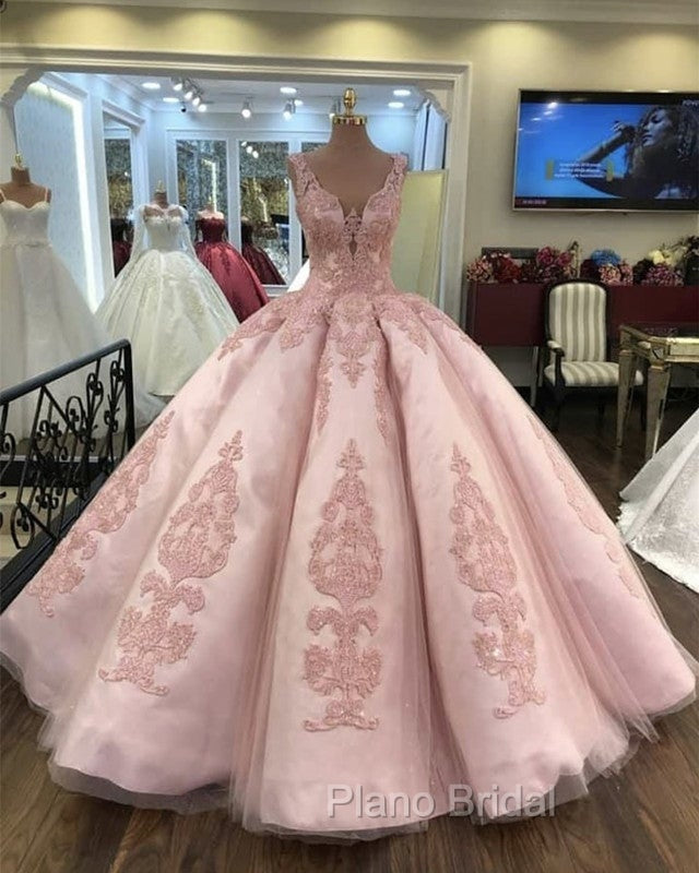 Tulle Ball Gown V Neck Quinceanera Dresses Lace Embroidery Secondary image