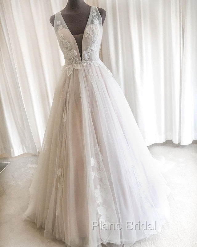 Tulle Wedding Dresses Plunge Neck Appliques