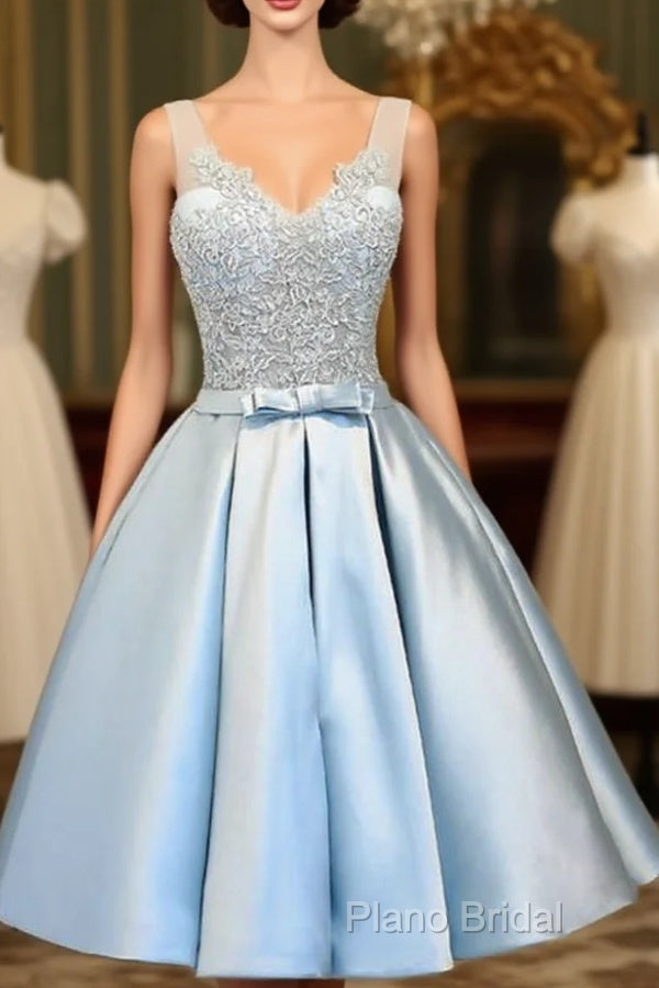 V-Neck Knee-Length Light Blue Satin Homecoming Dresses With Appliques Main image